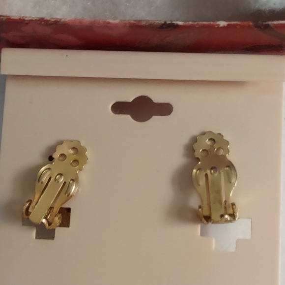 Vintage Green Glass Rivoli Clip Earrings - Picture 5 of 6